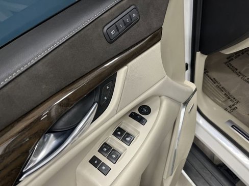 Used 2018 Cadillac Escalade ESV Premium Luxury image 33