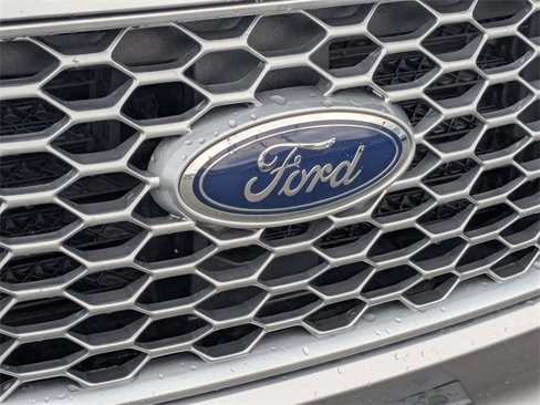 Used 2024 Ford Edge SEL image 11