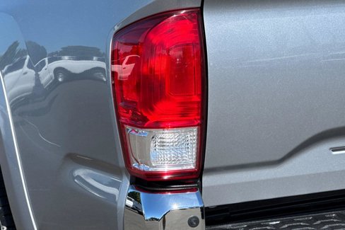 Used 2017 Toyota Tacoma SR5 w/ Tow Package image 28