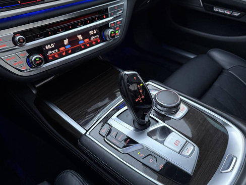 Used 2016 BMW 750i xDrive image 51