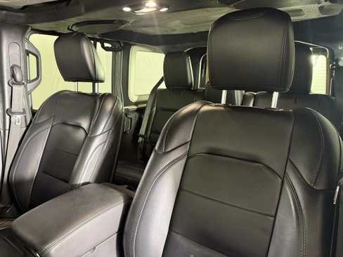 Used 2020 Jeep Wrangler Unlimited Sahara image 5