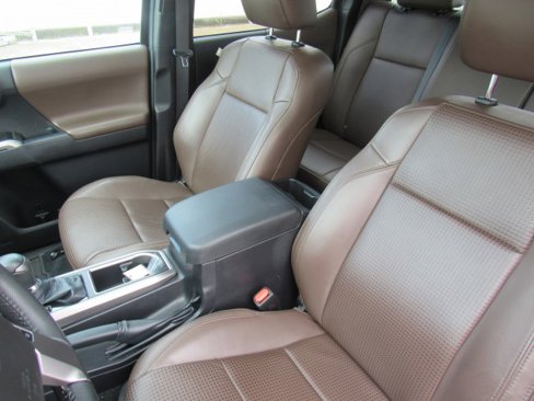 Used 2023 Toyota Tacoma Limited image 22