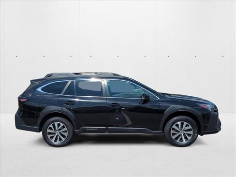 Used 2023 Subaru Outback Premium image 4