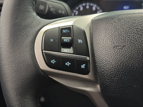 Used 2024 Ford Explorer XLT image 21