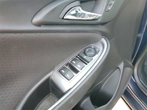 Used 2018 Chevrolet Malibu LS image 10