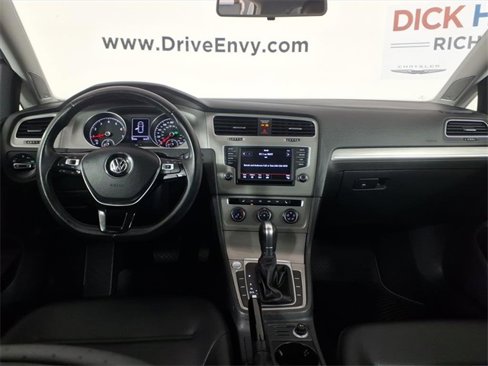 Used 2016 Volkswagen Golf SE image 14