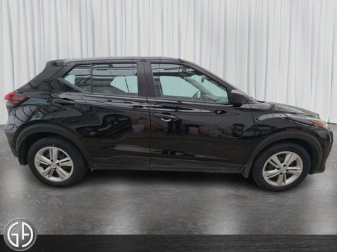 Used 2023 Nissan Kicks S image 4