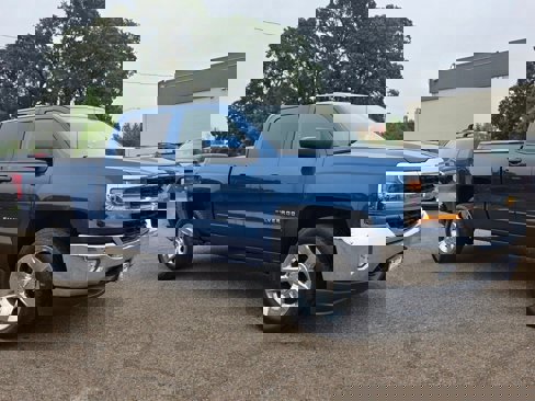 Used 2018 Chevrolet Silverado 1500 LT w/ LT Eassist Package image 34
