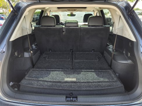 Used 2022 Volkswagen Tiguan SE w/ Panoramic Sunroof Package image 13