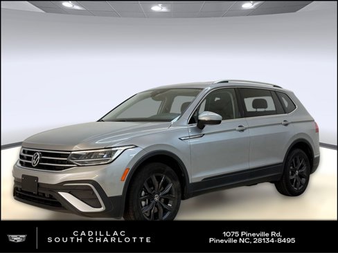 Used 2024 Volkswagen Tiguan SE image 1
