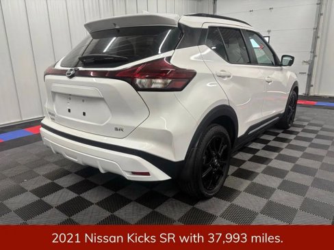 Used 2021 Nissan Kicks SR image 3