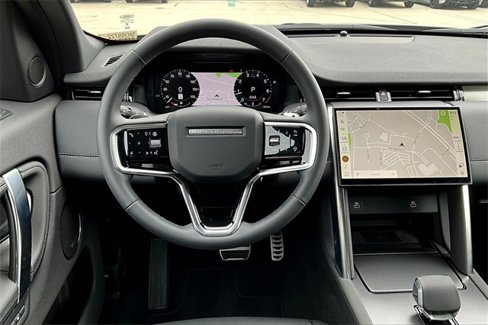 Used 2025 Land Rover Discovery Sport Dynamic SE image 4