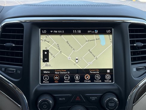 Used 2018 Jeep Grand Cherokee Overland image 17