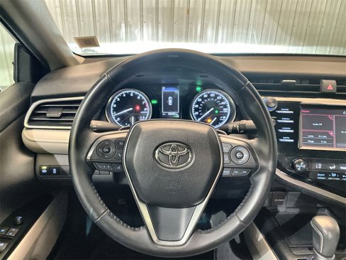 Used 2018 Toyota Camry SE image 11