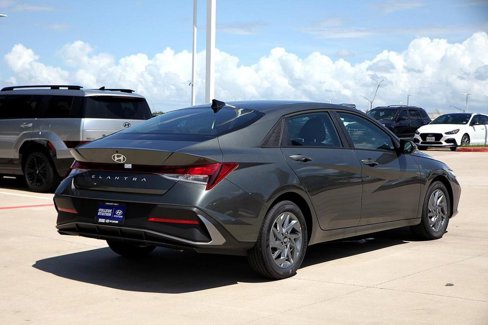 Used 2024 Hyundai Elantra SEL image 7