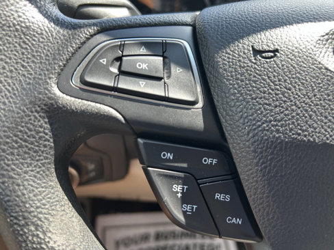 Used 2017 Ford Focus SE image 31