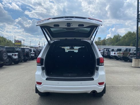Certified 2018 Jeep Grand Cherokee Altitude image 11