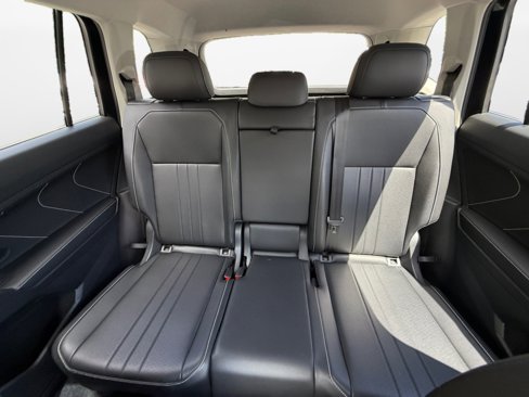 Certified 2022 Volkswagen Tiguan SE image 12