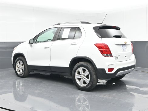 Used 2017 Chevrolet Trax LT w/ Sun & Sound Package image 7
