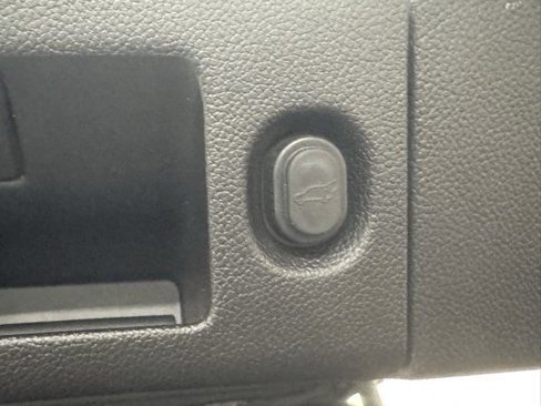 Used 2015 Cadillac Escalade Luxury image 39