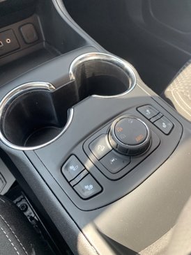 Used 2023 GMC Terrain SLE w/ Driver Convenience Package image 18