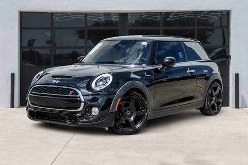 Used 2015 MINI Cooper S image 1