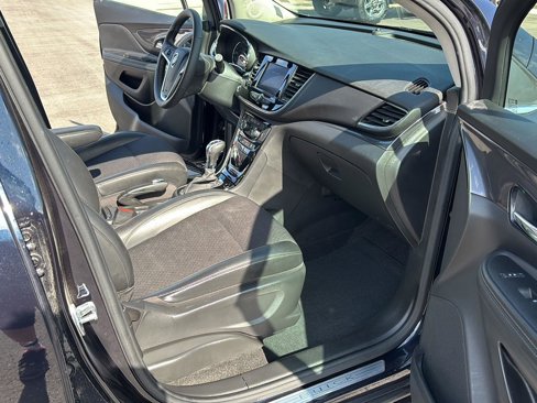 Used 2022 Buick Encore Preferred w/ Safety Package II image 23
