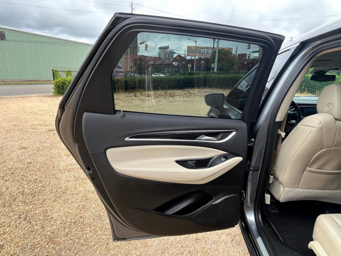 Used 2020 Buick Enclave Essence image 23