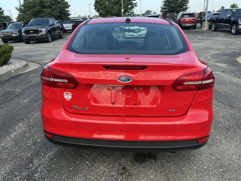 Used 2017 Ford Focus SE w/ Cold Weather Package image 5