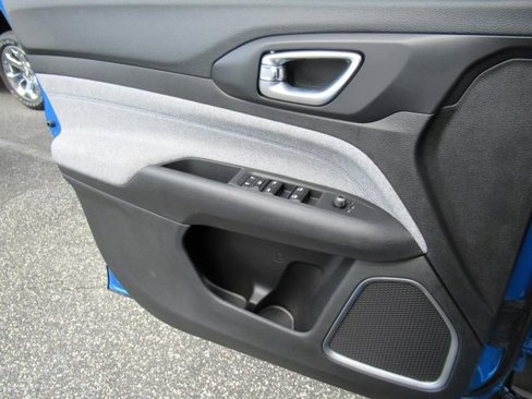 New 2025 Jeep Compass Latitude w/ Mopar Graphics Package image 24