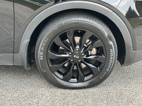 Used 2020 Kia Sorento EX image 12