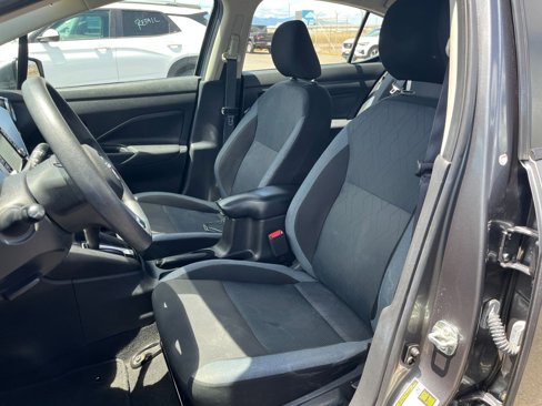 Used 2023 Nissan Versa SV image 36
