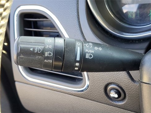 Used 2013 Chrysler 200 S image 17