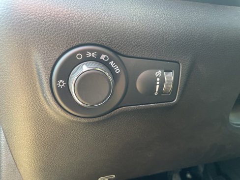 New 2025 Jeep Compass Sport image 24