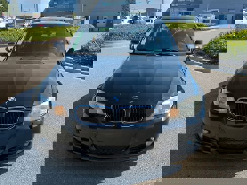 Used 2010 BMW 328i xDrive Sedan image 3