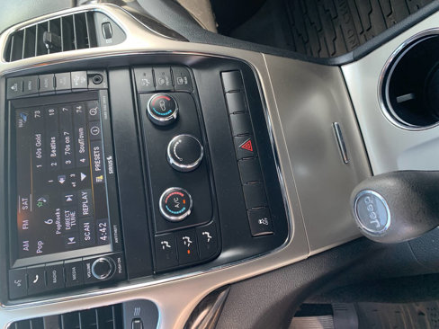 Used 2013 Jeep Grand Cherokee Laredo image 15