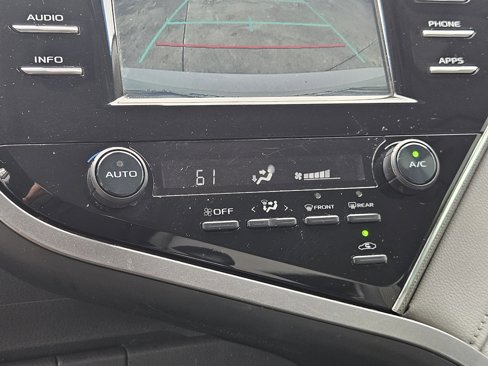 Used 2018 Toyota Camry SE image 25
