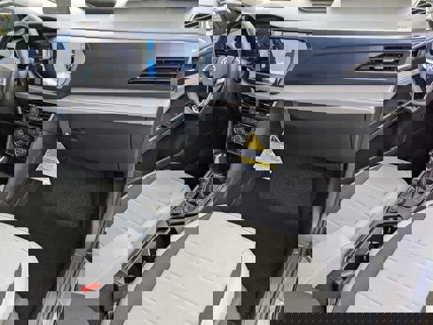 New 2024 Volkswagen Taos SE image 39