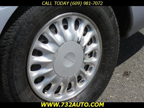 Used 2004 Buick Le Sabre Custom image 13