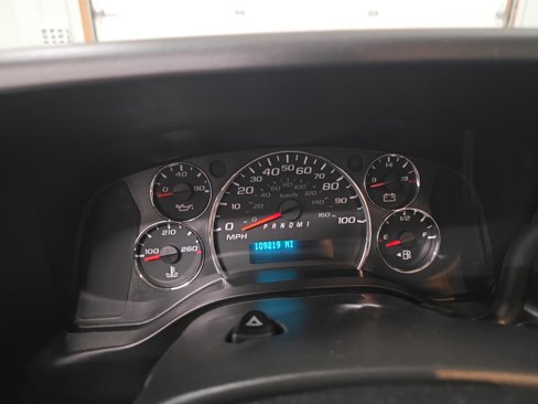 Used 2018 Chevrolet Express 3500 w/ Driver Convenience Package image 22