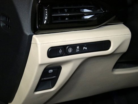 Used 2025 Acura MDX w/ Technology Package image 31