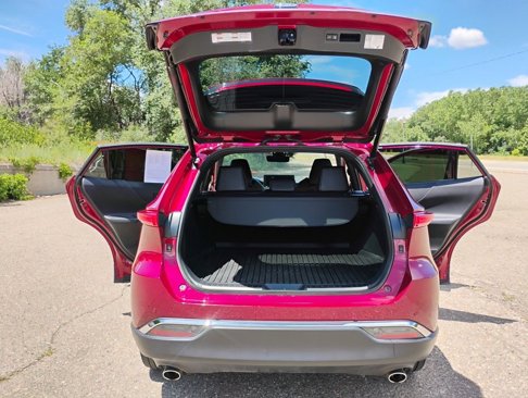 Used 2022 Toyota Venza Limited image 11