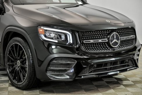 Used 2021 Mercedes-Benz GLB 250 4MATIC image 2