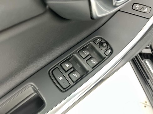 Used 2015 Volvo V60 T5 Premier image 15