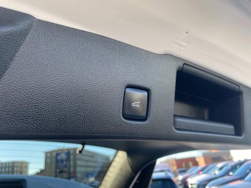 Used 2022 Ford Escape Titanium image 10