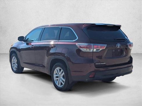 Used 2015 Toyota Highlander LE image 7