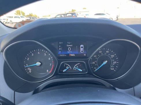 Used 2017 Ford Focus SE w/ Cold Weather Package image 16