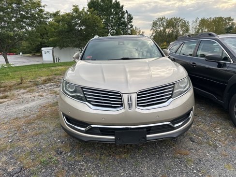 Used 2017 Lincoln MKX Reserve w/ Driver Assistance Package image 2