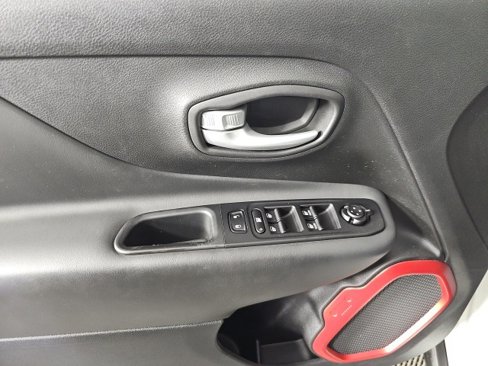 Certified 2023 Jeep Renegade Trailhawk image 11