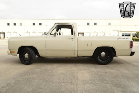 Used 1987 Dodge D/W Truck 150 image 2